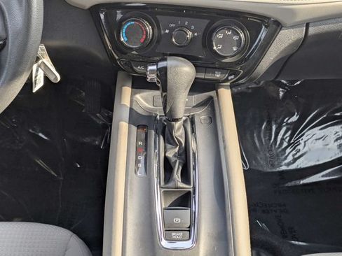 Used 2019 Honda HR-V LX image 18