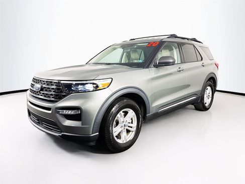 Used 2020 Ford Explorer XLT w/ Equipment Group 202A AWD/4WD image 3