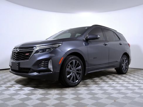 Used 2022 Chevrolet Equinox RS w/ Infotainment Package FWD image 2