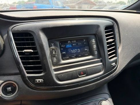 Used 2015 Chrysler 200 S FWD image 10