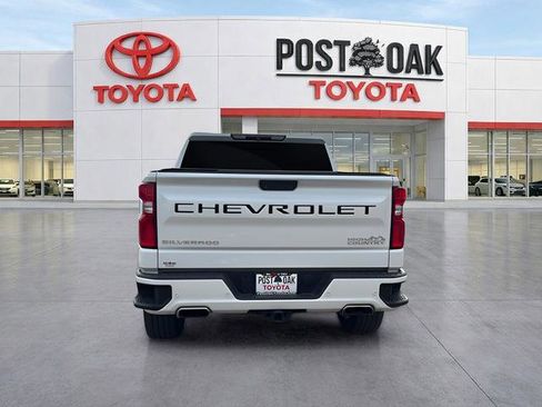Used 2019 Chevrolet Silverado 1500 High Country w/ Technology Package AWD/4WD image 6