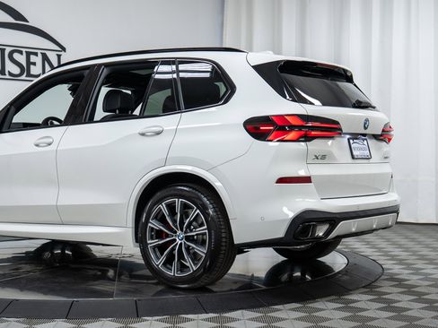 New 2026 BMW X5 xDrive50e w/ M Sport Package image 28