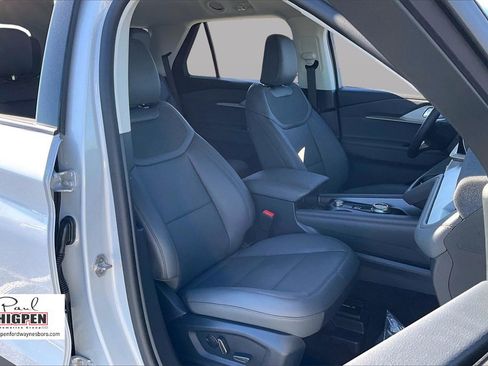 New 2026 Ford Explorer Active w/ Active Comfort Package image 8