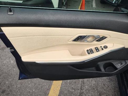 Used 2019 BMW 330i Sedan w/ Convenience Package image 10