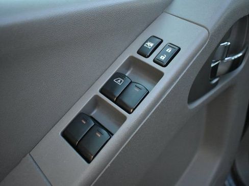 Used 2020 Nissan Frontier SV image 15