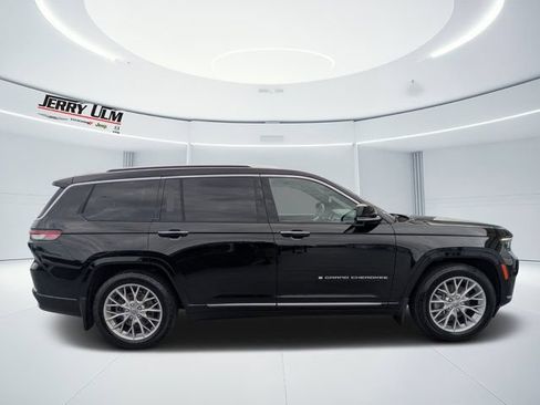 Used 2022 Jeep Grand Cherokee L Summit w/ Advanced Protech Group IV AWD/4WD image 2