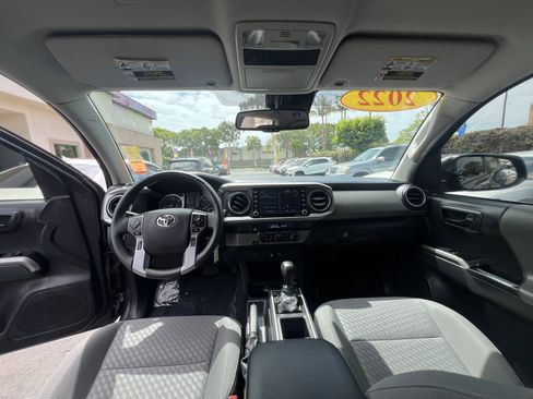 Used 2022 Toyota Tacoma SR5 RWD image 18