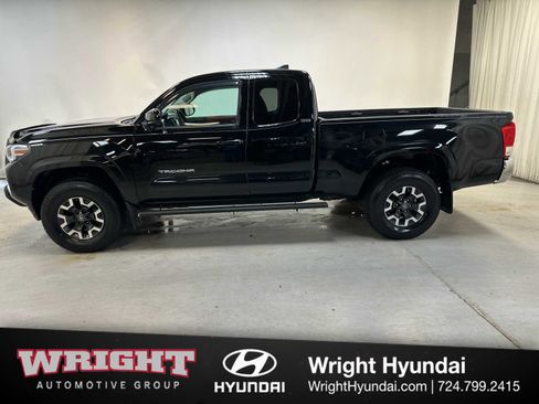 Used 2017 Toyota Tacoma SR5 RWD image 7