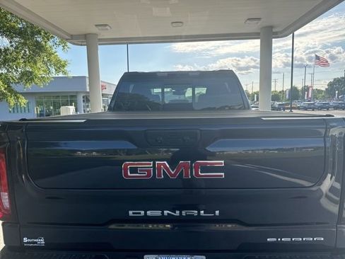 Used 2023 GMC Sierra 1500 Denali AWD/4WD image 4