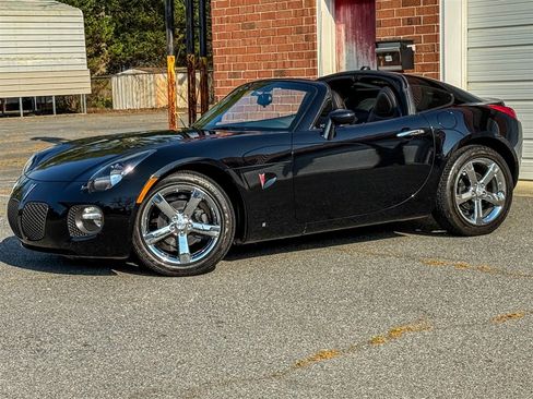 Used 2009 Pontiac Solstice GXP w/ Premium Package RWD image 11