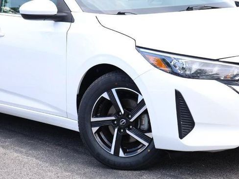 Used 2024 Nissan Sentra SV FWD image 3