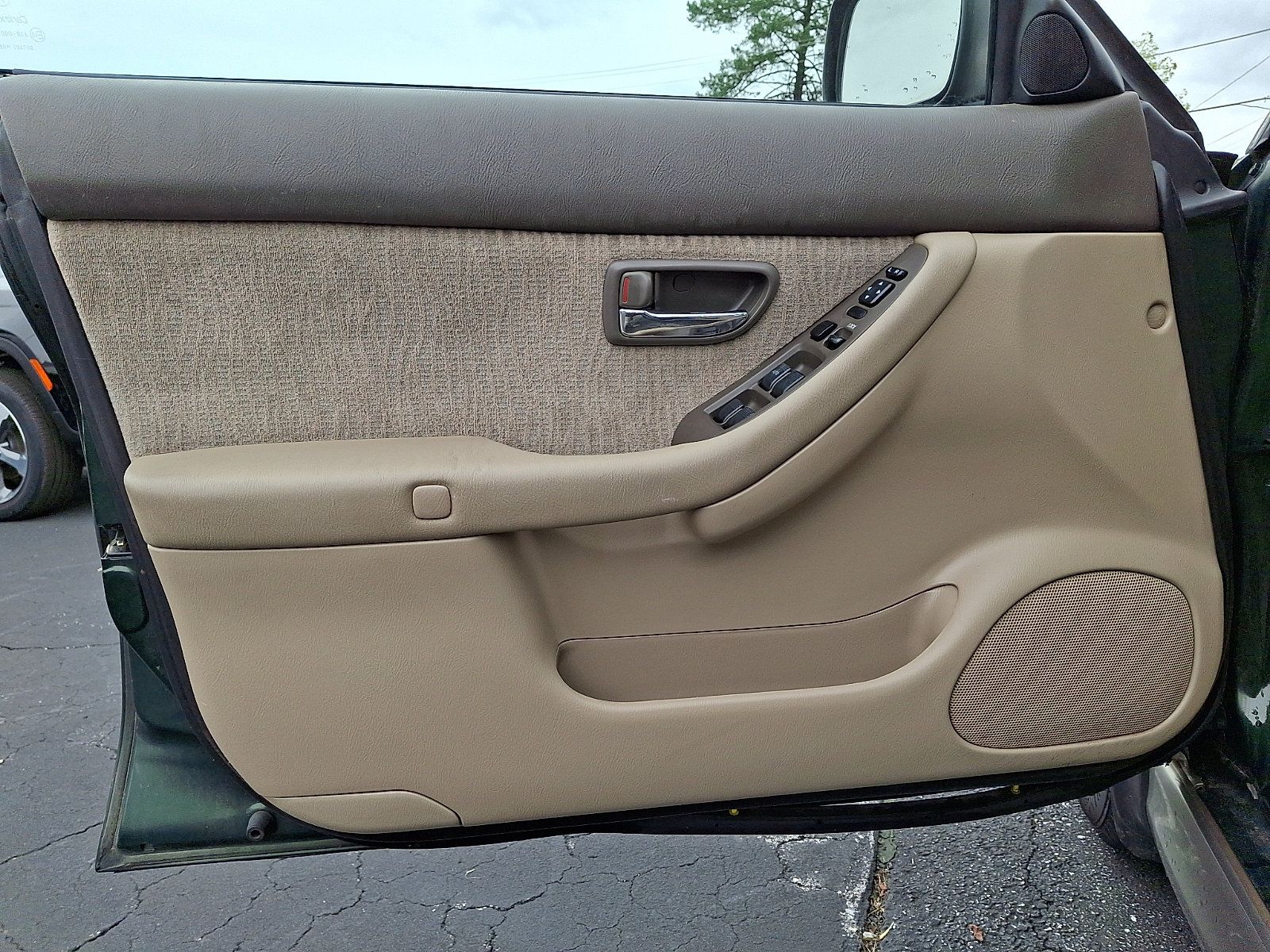 Used 2001 Subaru Outback Wagon AWD/4WD image 12