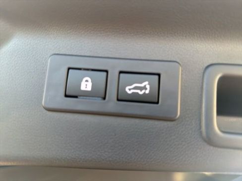 Used 2025 Subaru Forester Premium image 9