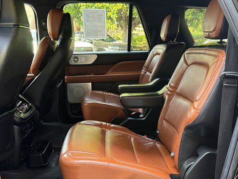 Used 2020 Lincoln Navigator L Reserve w/ Luxury Package AWD/4WD image 28
