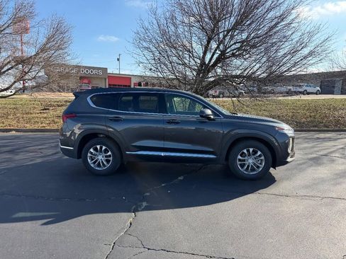 Used 2020 Hyundai Santa Fe SEL image 2