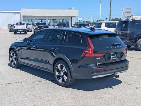 Used 2023 Volvo V60 B5 Cross Country Plus w/ Climate Package AWD/4WD image 5