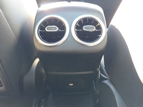 Used 2025 Mercedes-Benz CLA 250 image 19