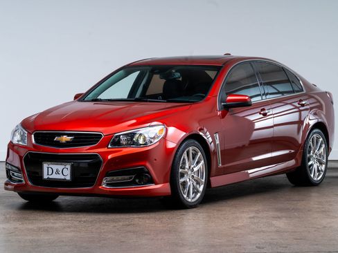 Used 2015 Chevrolet SS RWD image 4
