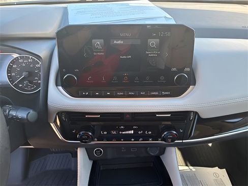 Used 2023 Nissan Rogue SL w/ SL Premium Package image 25