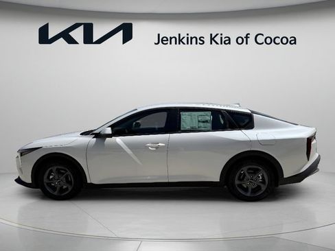 New 2026 Kia K4 FWD image 9