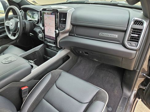 Used 2026 RAM 1500 Laramie AWD/4WD image 32