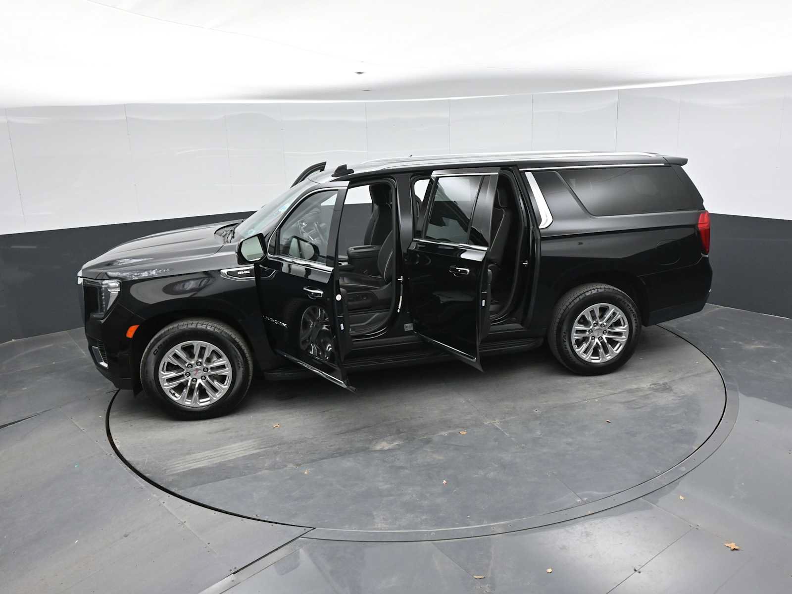 Used 2024 GMC Yukon XL SLT w/ SLT Luxury Package AWD/4WD image 51