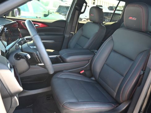 Used 2024 Chevrolet Traverse Z71 w/ Enhanced Driving Package AWD/4WD image 16