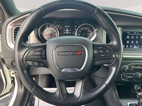 Used 2019 Dodge Charger SXT image 16