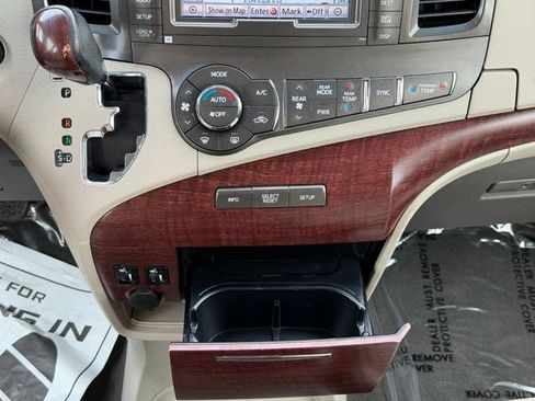 Used 2011 Toyota Sienna XLE w/ XLE Navigation Pkg FWD image 28