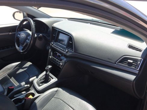 Used 2017 Hyundai Elantra Limited FWD image 29