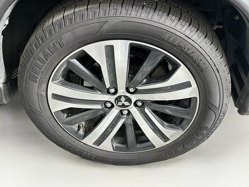 Used 2020 Mitsubishi Outlander Sport SE AWD/4WD image 11