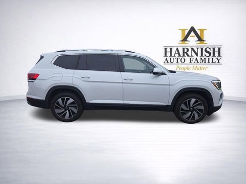 Used 2024 Volkswagen Atlas SEL AWD/4WD image 8