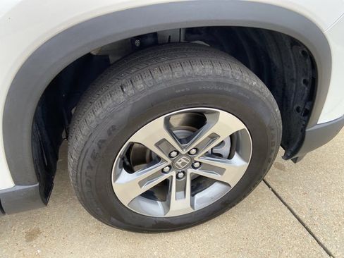 Used 2025 Honda Pilot EX-L image 31