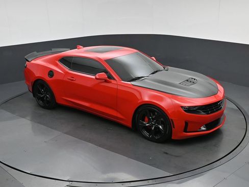Used 2021 Chevrolet Camaro LT w/ RS Package image 52