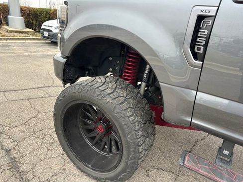 Used 2022 Ford F250 XLT w/ Black Appearance Package image 8