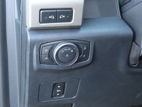 Used 2022 Ford F250 Lariat w/ Lariat Value Package AWD/4WD image 26