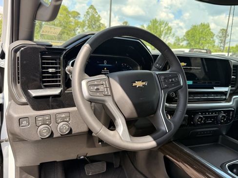 New 2026 Chevrolet Silverado 3500 LT w/ Convenience Package AWD/4WD image 17