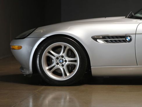 Used 2002 BMW Z8 image 22