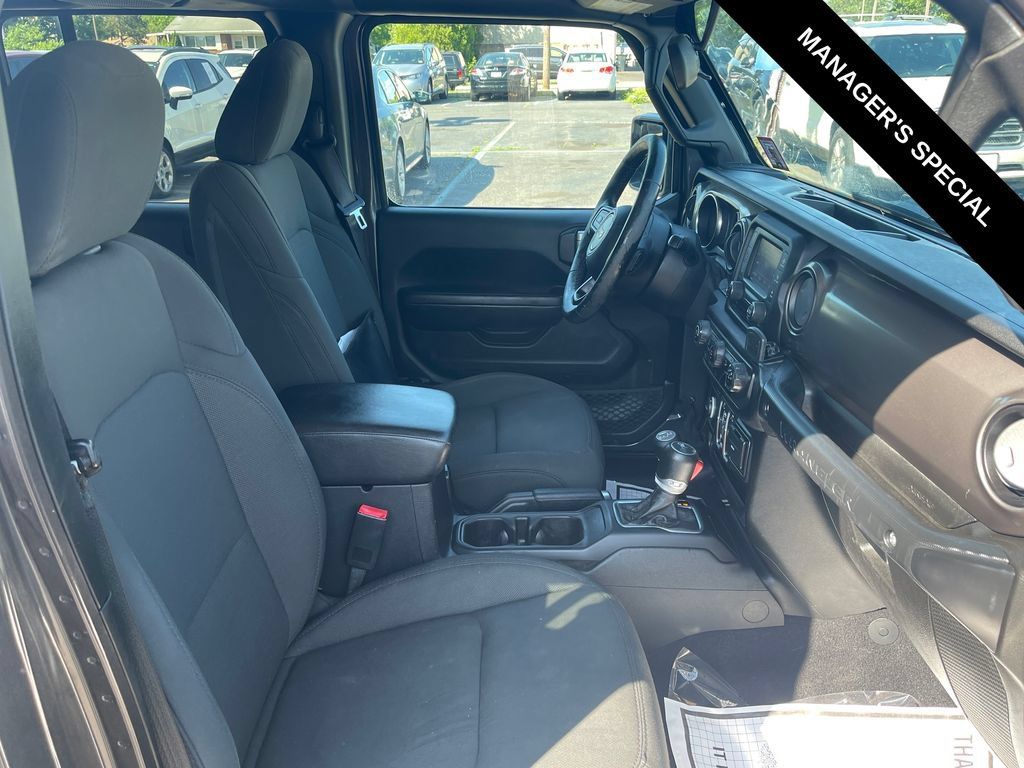 Used 2020 Jeep Wrangler Unlimited Sport S AWD/4WD image 32