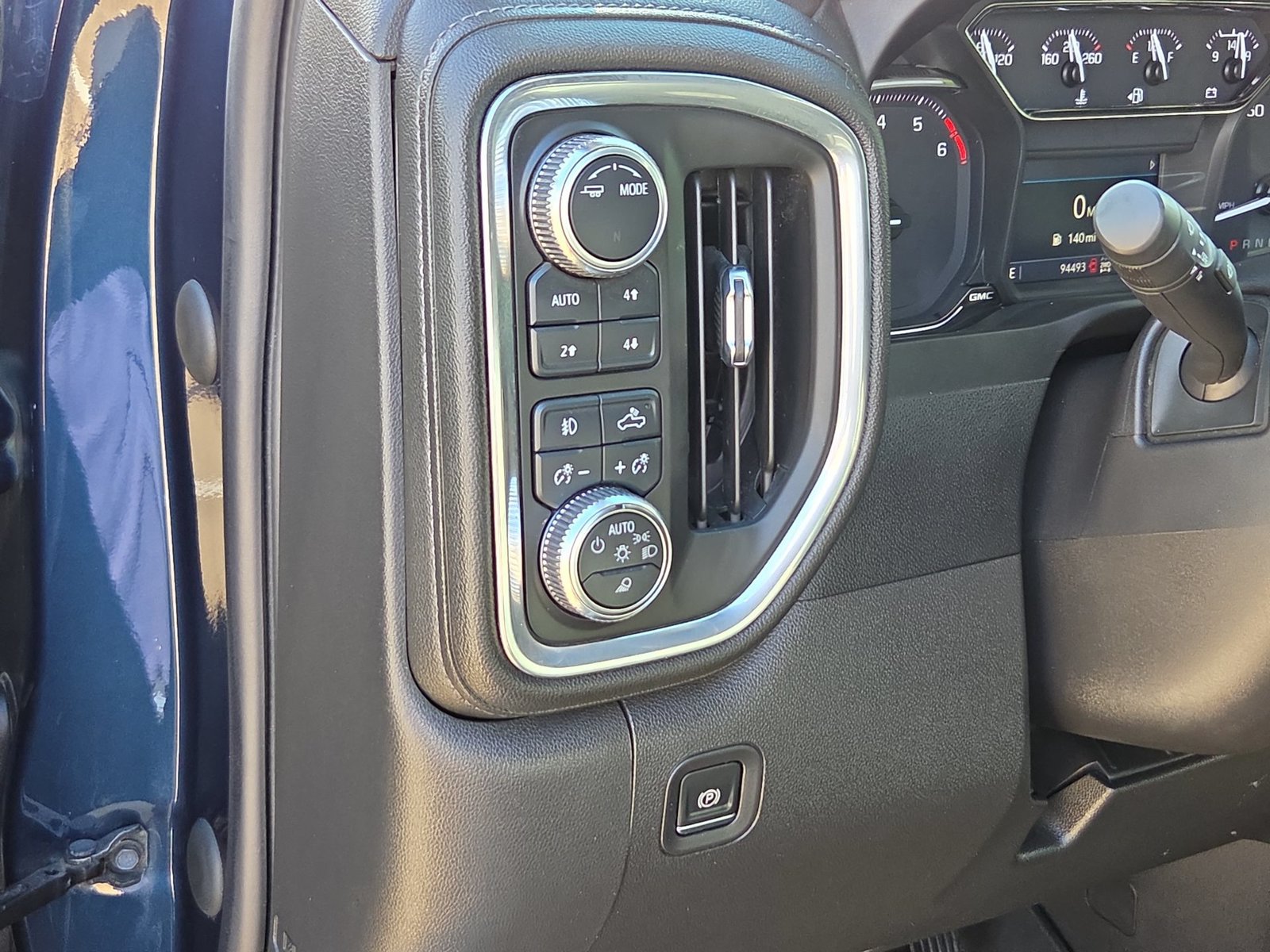 Used 2022 GMC Sierra 1500 SLT AWD/4WD image 17