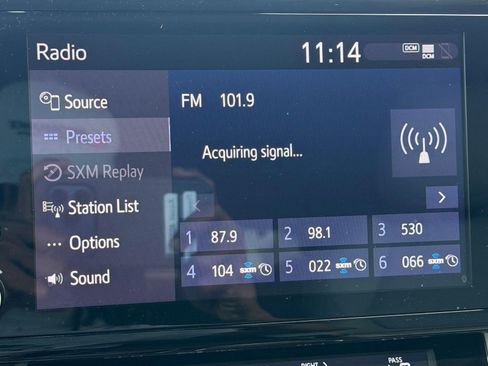 Used 2022 Toyota Sienna XLE FWD image 25