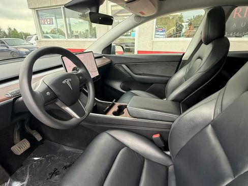 Used 2021 Tesla Model Y Long Range AWD/4WD image 8