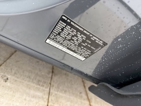 Used 2024 Volkswagen Atlas Cross Sport SEL R-Line image 11