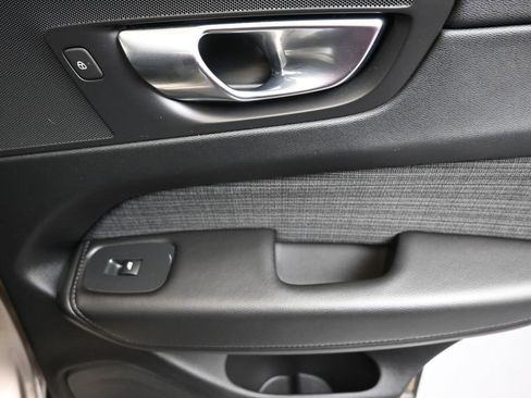 Certified 2023 Volvo XC60 B5 Core image 15