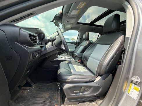 Used 2023 Ford Explorer XLT w/ Equipment Group 202A AWD/4WD image 6