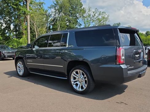 Used 2019 GMC Yukon XL SLT w/ Premium Edition AWD/4WD image 3