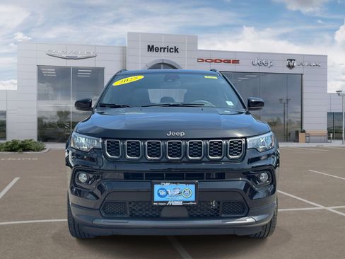 Used 2025 Jeep Compass Limited w/ Sun & Sound Group AWD/4WD image 3