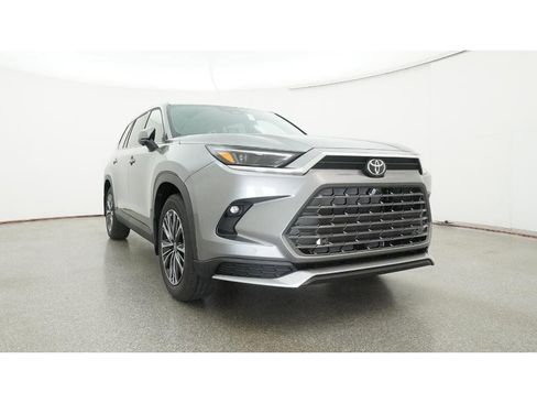 New 2026 Toyota Grand Highlander AWD Hybrid image 3