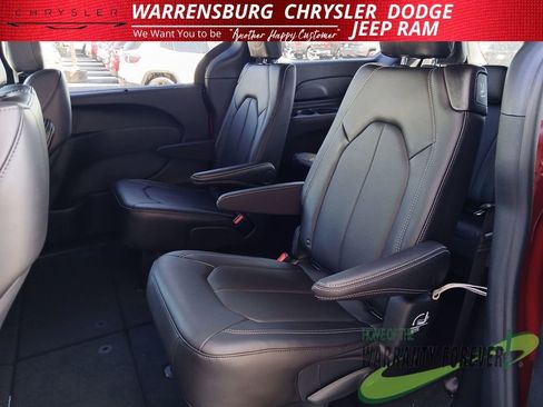 New 2026 Chrysler Pacifica Select FWD image 14