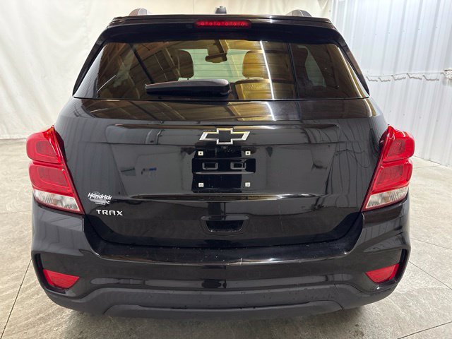 Used 2021 Chevrolet Trax LT w/ Midnight Edition FWD image 6